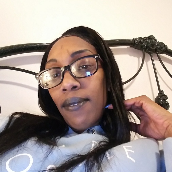 Meet your Posher, Ebonique - Picture 1 of 1